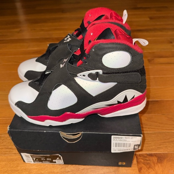 Air Jordan Retro 8 Kids Black and Red Basketball Shoes size 7Y - Picture 3 of 6